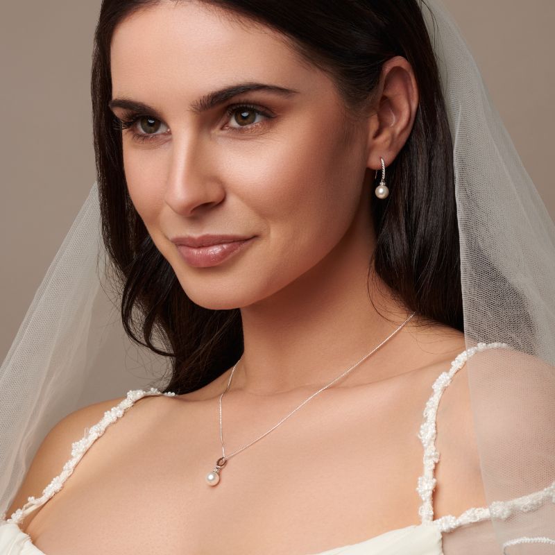 Pearl Drop Pendant Necklace